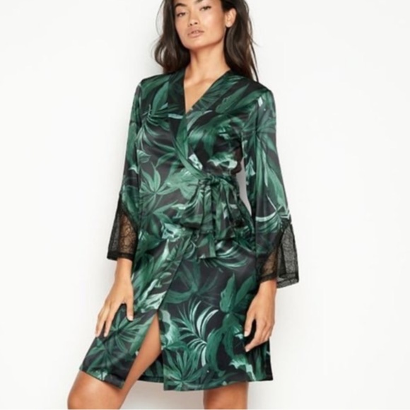 Victorias Secret Women Chantilly Palm Lace Wrap Kimono Robe Long Sleeve M/L - Picture 4 of 4